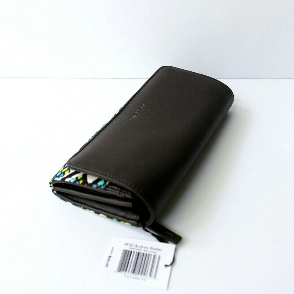 Vera Bradley Audrew Wallet in Rain Forest RFID - Picture 3 of 5